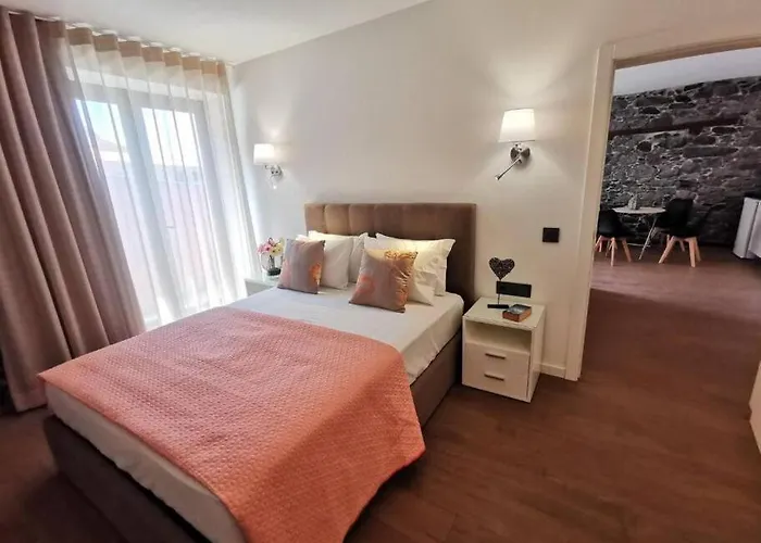 Chale Esmeralda - Charming In Tatil Evi Calheta (Madeira)